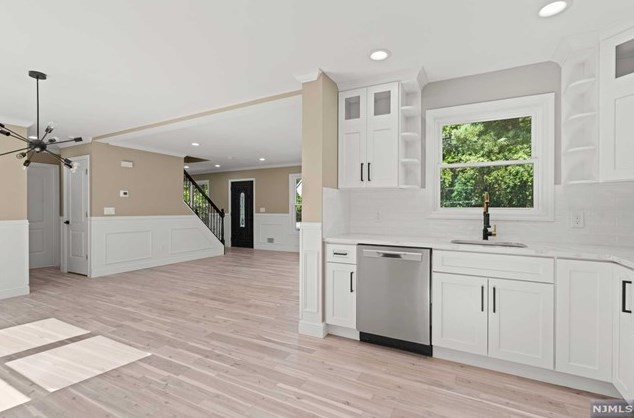 148 Valley Rd, Wayne NJ  07470-3949 exterior