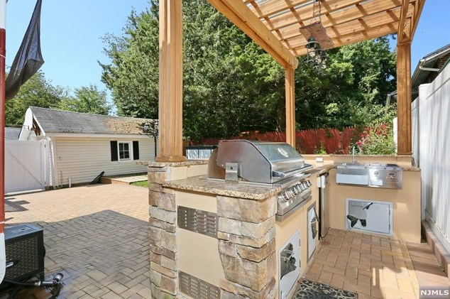 384 Elm Ave, Bogota, NJ 07603