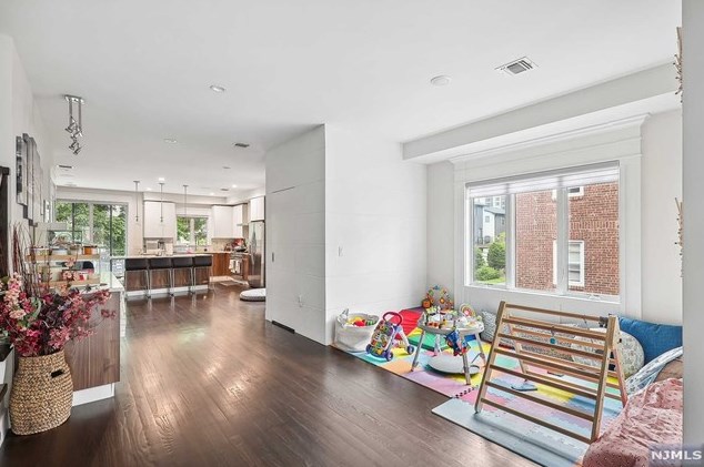 1213 16th St, West Fort Lee NJ  07024-1710 exterior