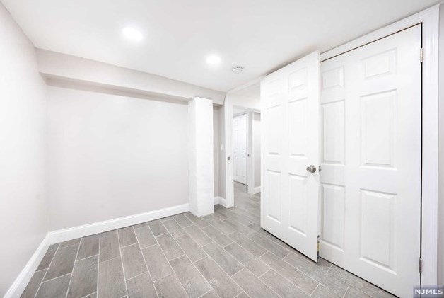 18 Shanley Ave, Newark NJ  07108-1604 exterior