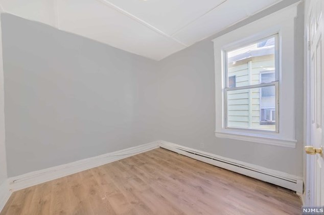 18 Shanley Ave, Newark NJ  07108-1604 exterior