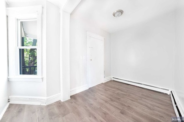 18 Shanley Ave, Newark NJ  07108-1604 exterior