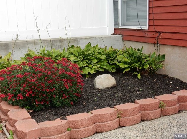 47 Avenue A, Lodi NJ  07644-1801 exterior