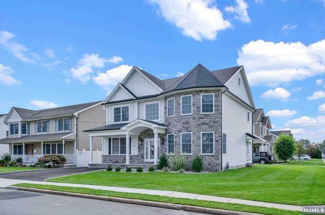 270 Wilson St, Saddle Brook NJ  07663-4926 exterior