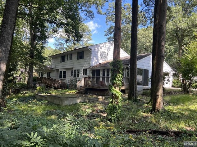 44 Gabriel Way, Westwood NJ  07676-4530 exterior