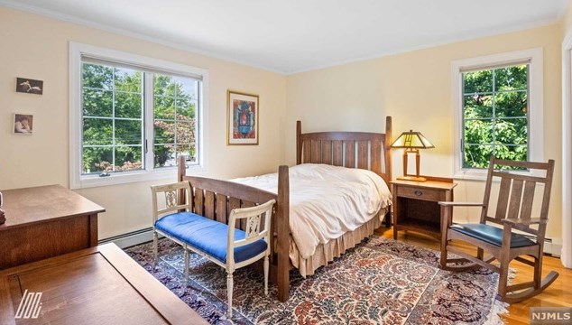 1060 Arcadian Way, West Fort Lee NJ 07024-6306 exterior