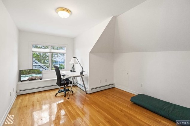 1060 Arcadian Way, West Fort Lee NJ 07024-6306 exterior