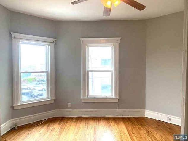 633 2nd Ave, Lyndhurst NJ  07071-1220 exterior