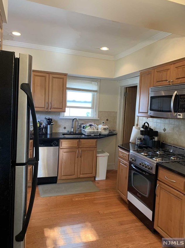35 Chestnut St, Tenafly NJ  07670-1722 exterior