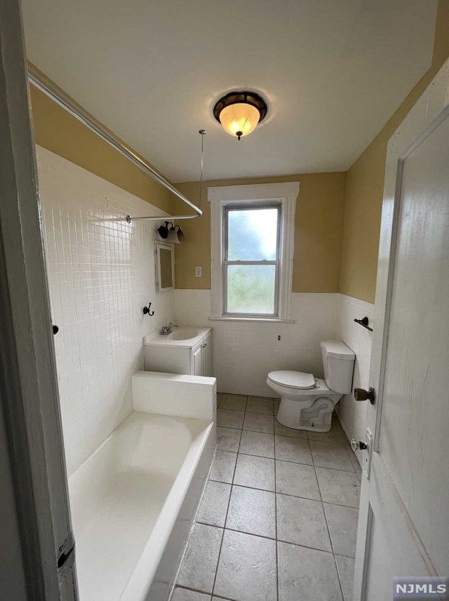 448 17th Ave, Paterson NJ  07504-1339 exterior