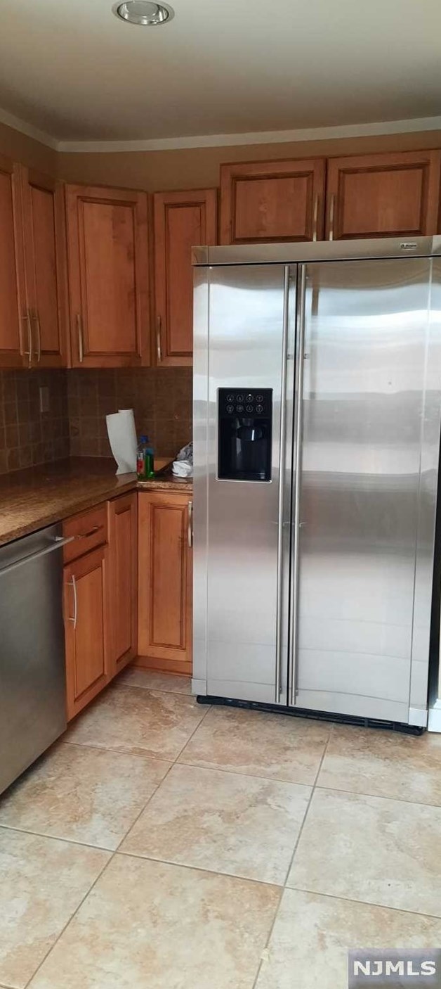 208 Valley Brook Ave, Lyndhurst NJ  07071-1848 exterior