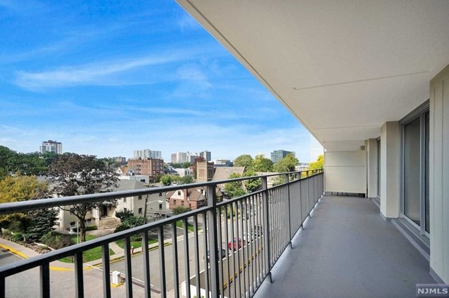 1530 Palisade Ave, West Fort Lee NJ 07024-5471 exterior