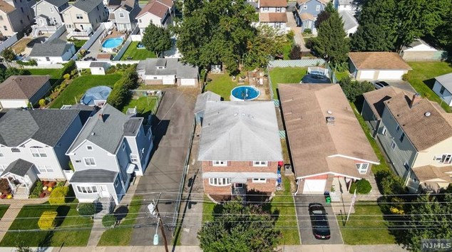 401 Page Ave, Lyndhurst NJ  07071-2417 exterior