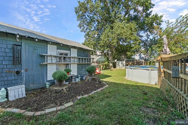 401 Page Ave, Lyndhurst NJ  07071-2417 exterior