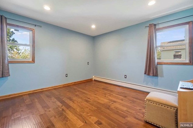 401 Page Ave, Lyndhurst NJ  07071-2417 exterior