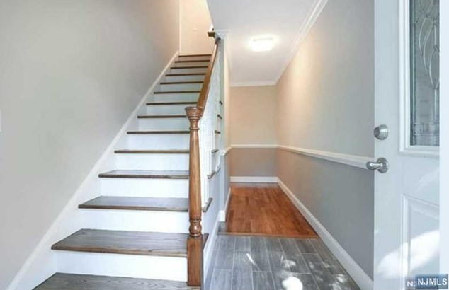 38 Holiday Ct, Westwood NJ  07675-5708 exterior