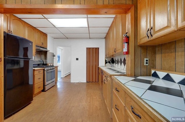 549 Freeman St, Lyndhurst NJ  07071-1909 exterior