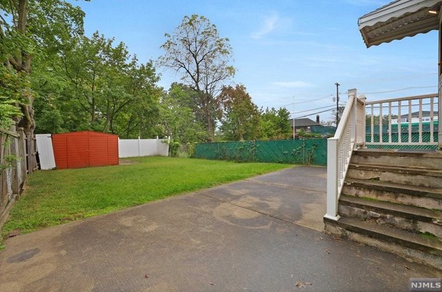 549 Freeman St, Lyndhurst NJ  07071-1909 exterior