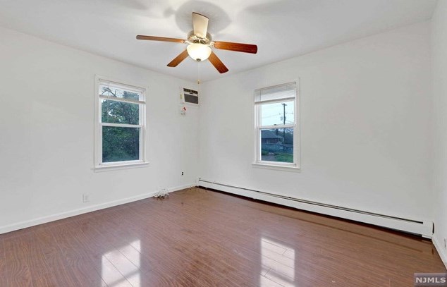 549 Freeman St, Lyndhurst NJ  07071-1909 exterior