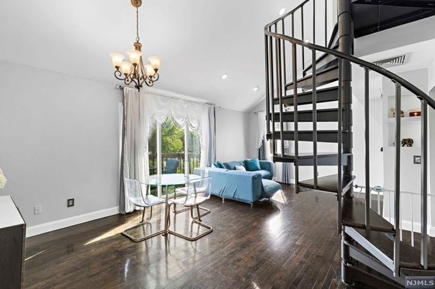 71 Presidential Dr, Englewood NJ  07631-3960 exterior