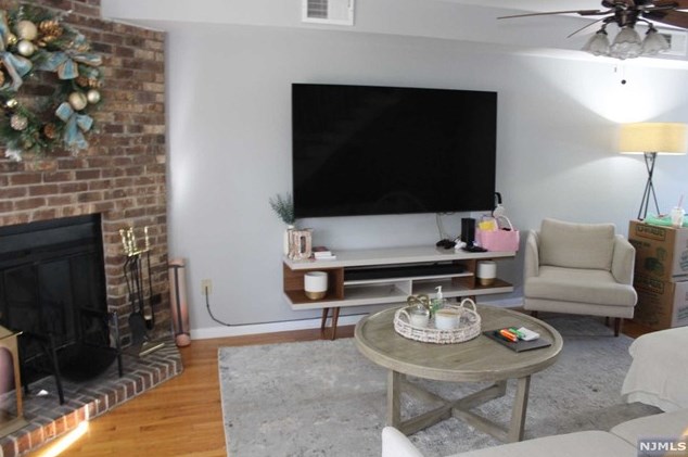 1595 John St, West Fort Lee NJ  07024-2505 exterior