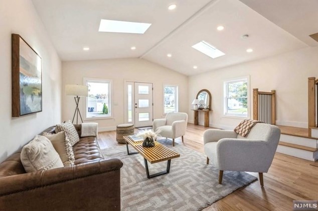 78 Chestnut St, Bergenfield NJ  07621-1432 exterior