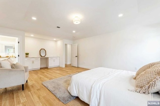 78 Chestnut St, Bergenfield NJ  07621-1432 exterior