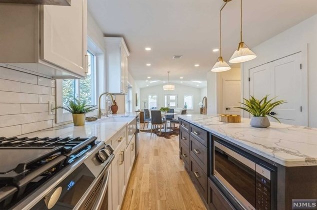 78 Chestnut St, Bergenfield NJ  07621-1432 exterior