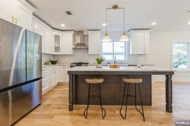 78 Chestnut St, Bergenfield NJ  07621-1432 exterior