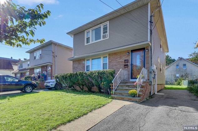 12 Strong St, Wallington NJ  07057-1415 exterior