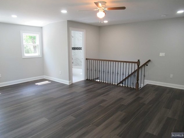 68 Hemlock St, Oakland NJ  07436-1829 exterior