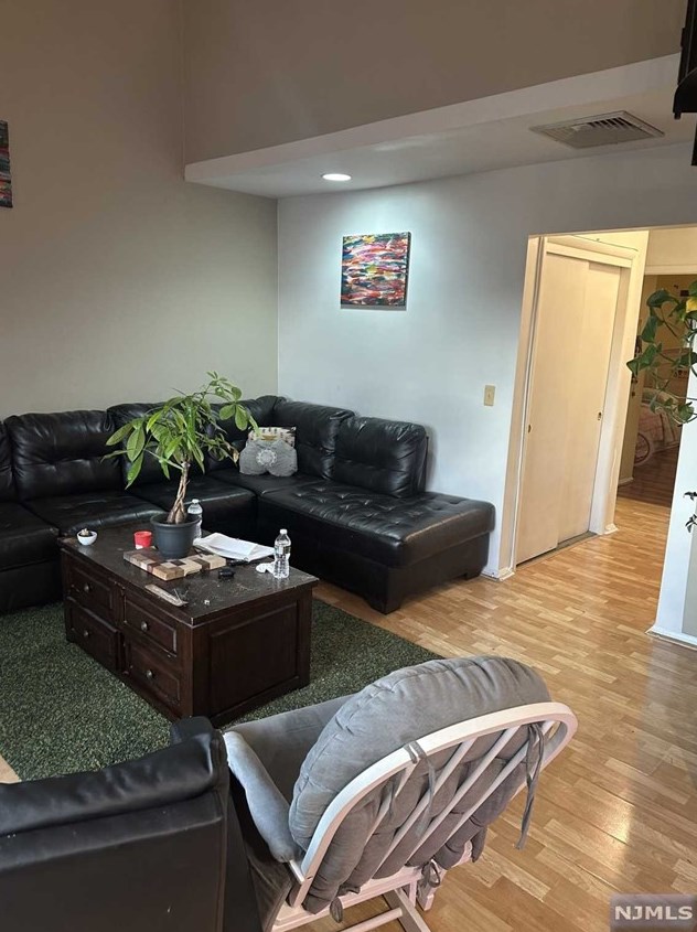 47 Presidential Dr, Englewood NJ  07631-3941 exterior