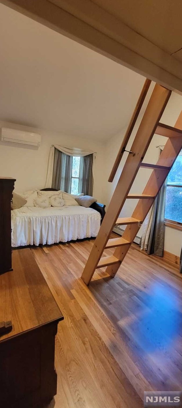 125 Upper Lakeview Ave, Skyline Lakes NJ  07456-2831 exterior