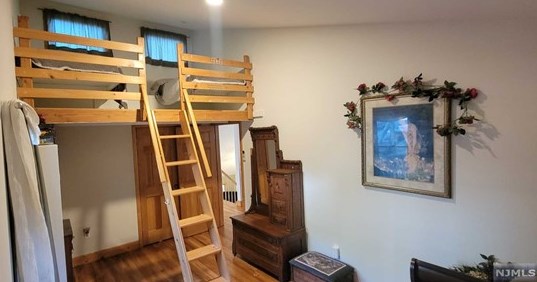 125 Upper Lakeview Ave, Skyline Lakes NJ  07456-2831 exterior