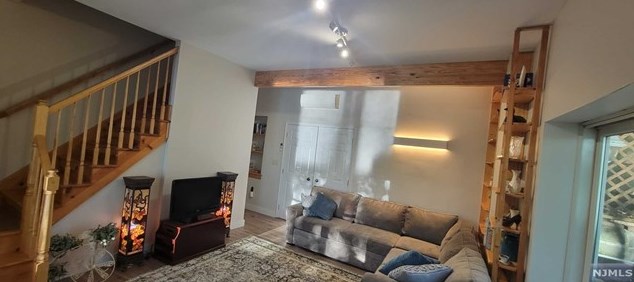 125 Upper Lakeview Ave, Skyline Lakes NJ  07456-2831 exterior