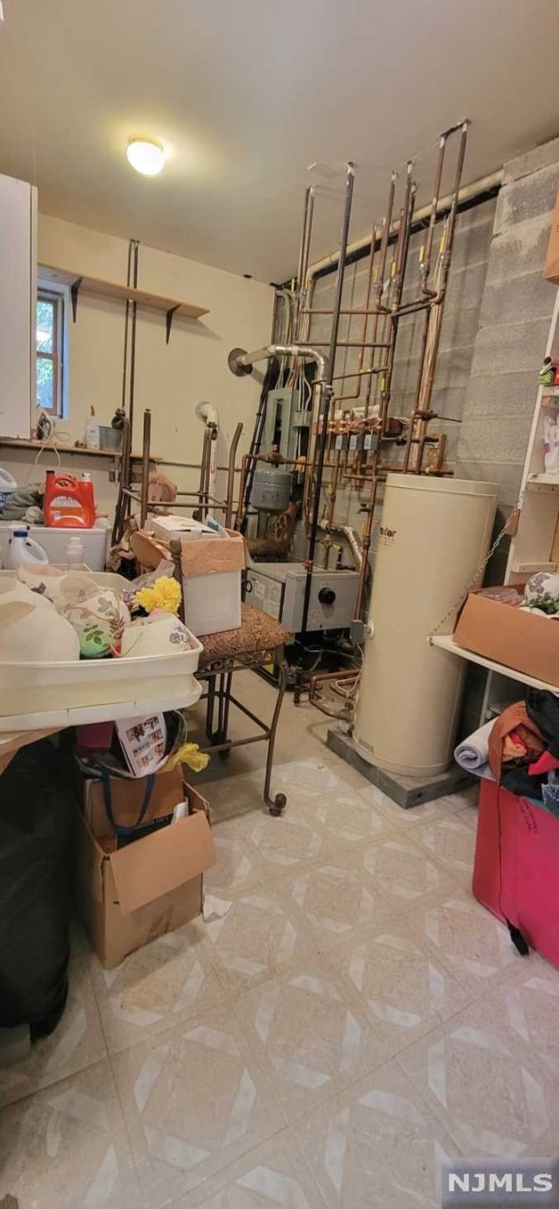 125 Upper Lakeview Ave, Skyline Lakes NJ  07456-2831 exterior