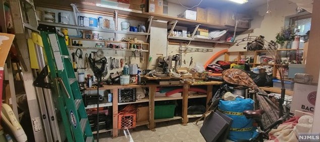 125 Upper Lakeview Ave, Skyline Lakes NJ  07456-2831 exterior