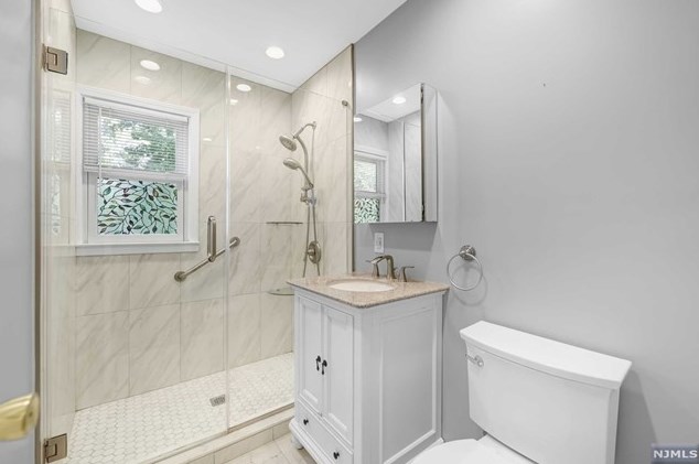 66 Washington Ave, Hillsdale NJ  07642-2840 exterior