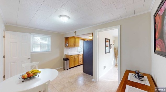 90 Hamilton Ave, Elmwood Park NJ  07407-2936 exterior