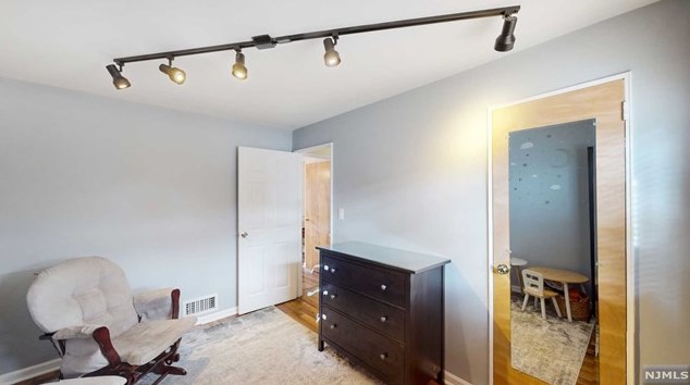 90 Hamilton Ave, Elmwood Park NJ  07407-2936 exterior