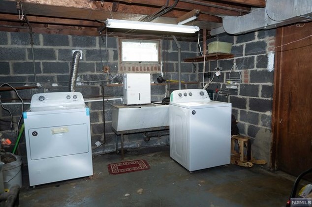 733 Colonial Ave, Union Center NJ 07083-7407 exterior