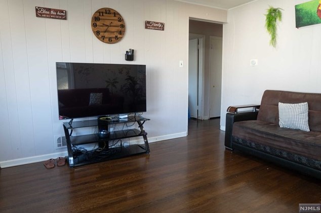 733 Colonial Ave, Union Center NJ 07083-7407 exterior