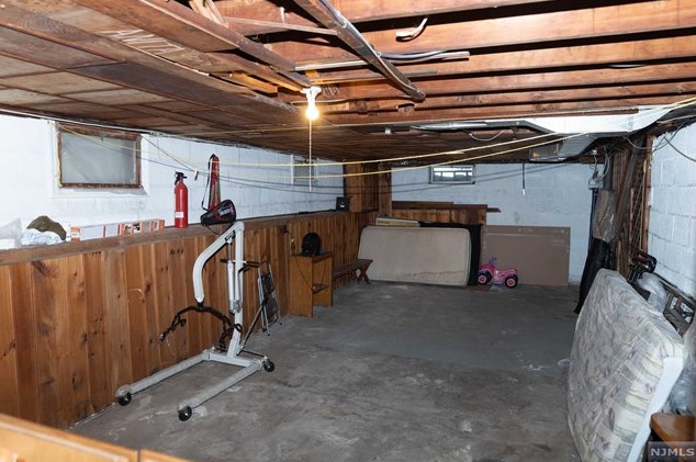 733 Colonial Ave, Union Center NJ 07083-7407 exterior