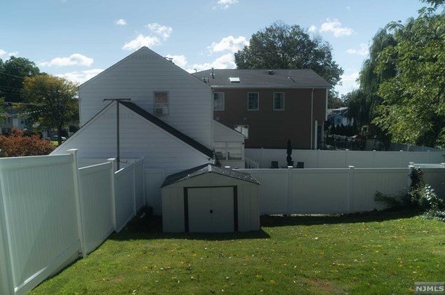 733 Colonial Ave, Union Center NJ 07083-7407 exterior