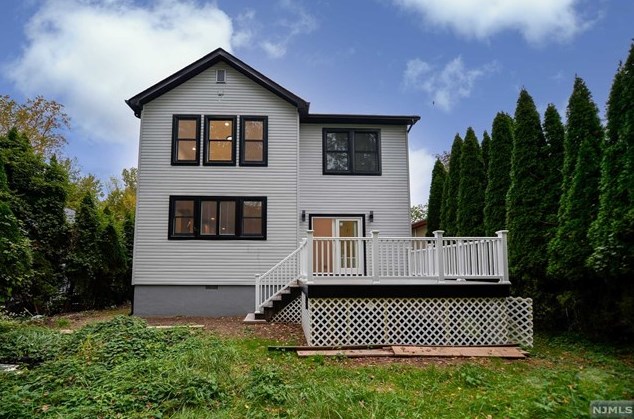 307 Elm Ave, Hackensack NJ  07601-1652 exterior