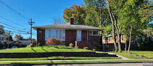 1275 Palisade Ave, West Fort Lee NJ  07024-6422 exterior