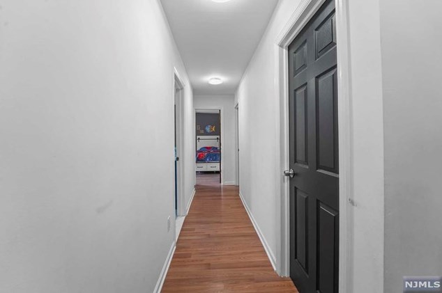 49 Clinton Park Dr, Bergenfield NJ  07621-2452 exterior