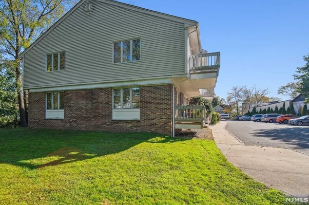 245 Main St, Millburn NJ 07041-1148 exterior