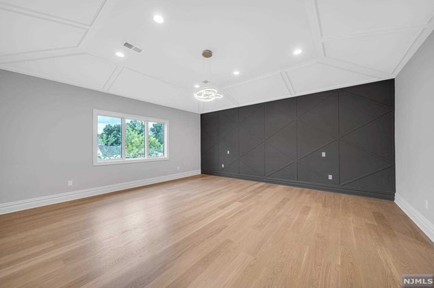 183 Cleenput Ter, Paramus NJ  07652-4438 exterior