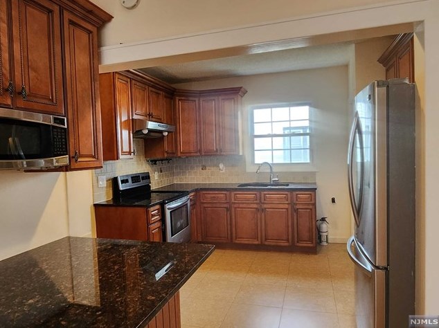 24 Lindley Ave, Tenafly NJ  07670-2817 exterior